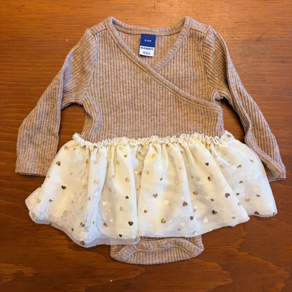 Old Navy Ribbed Baby Top in Tan